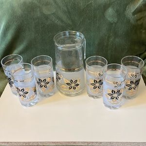 NWOB:Vintage 1960’s ,7 piece frosted Gold Leaf Decanter and tumbler glasses set.